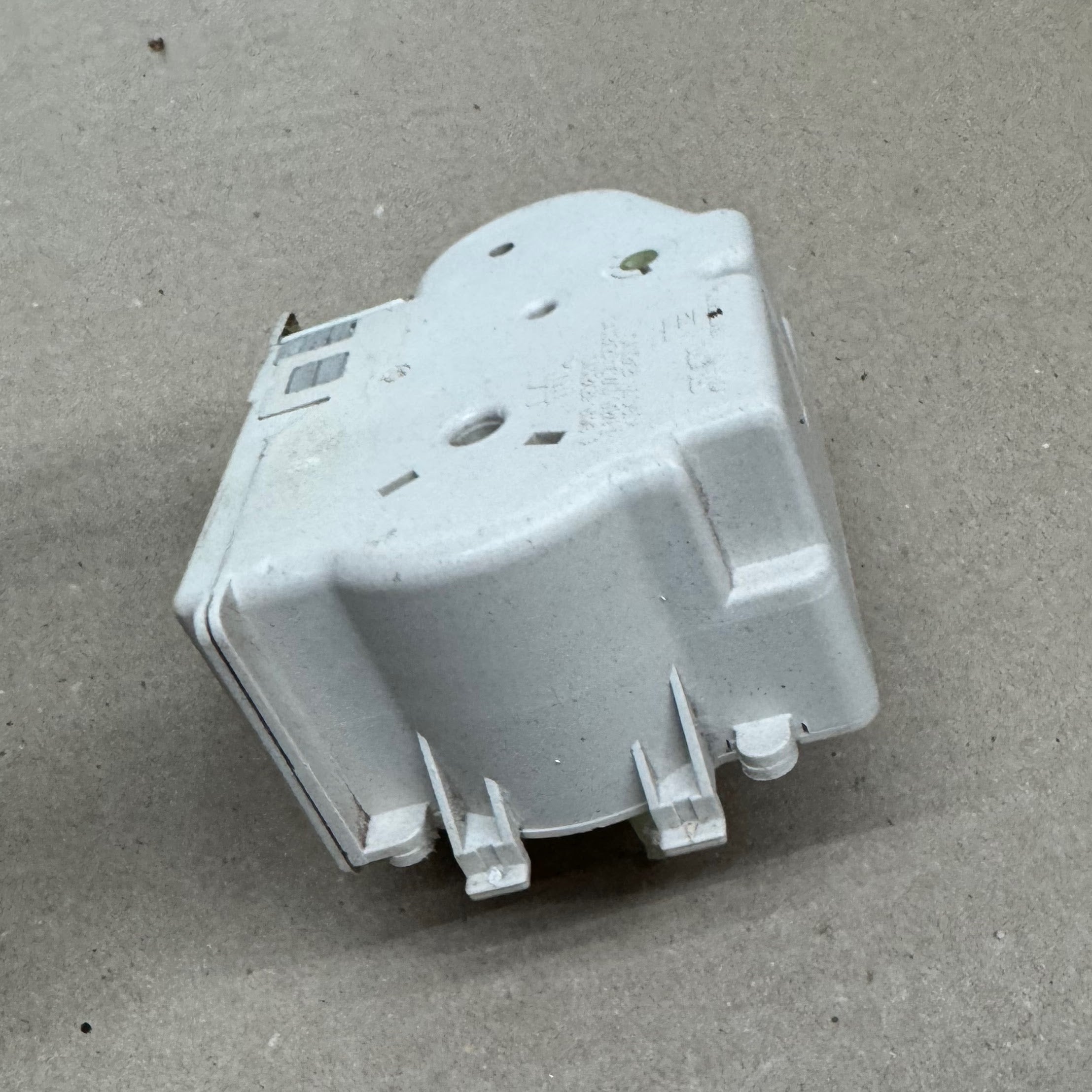 Whirlpool Washer Laundry Center Washer Timer (replaces 3952499A) WP3952499 Whirlpool Washer Laundry Center Washer Timer (replaces 3952499A) WP3952499